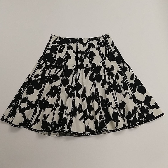 CAbi 4 Abstract Floral A-Line Cotton Skirt - Picture 2 of 5